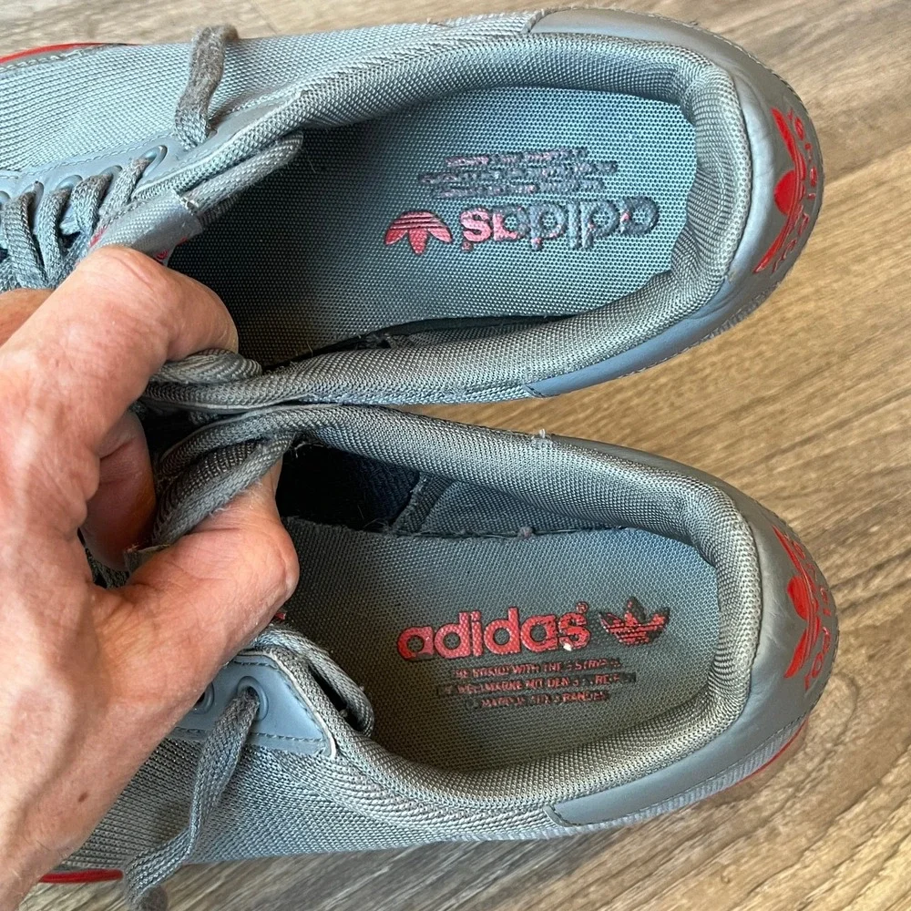 Adidas Rod Laver Tennis Shoes Gray Red Mens 8.5 Womens 9.5 UK 8 EU 42 - Picture 7 of 10